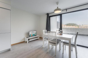 GuestReady - Sleek Monochromatic in Bonfim